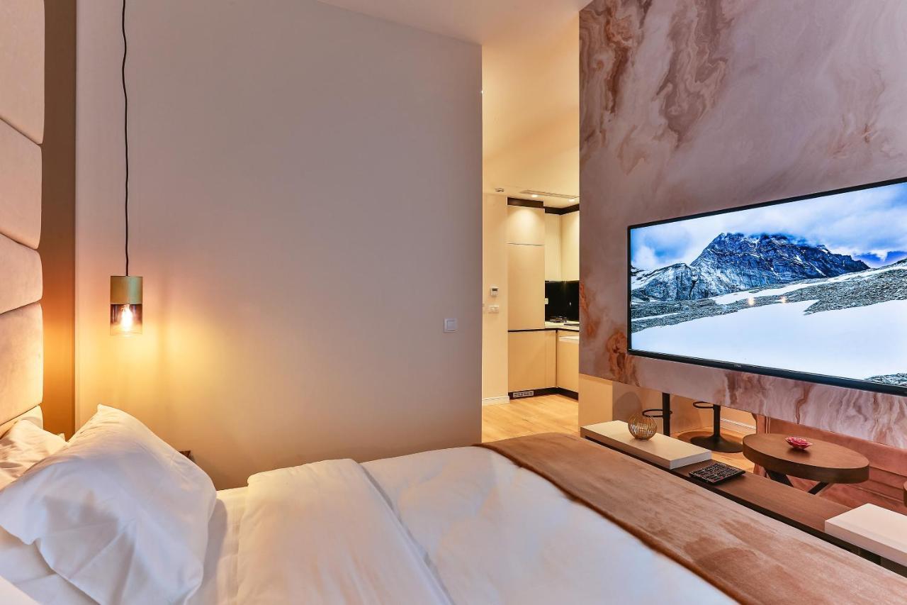 La Fiaba Rafailovici Apartment Экстерьер фото
